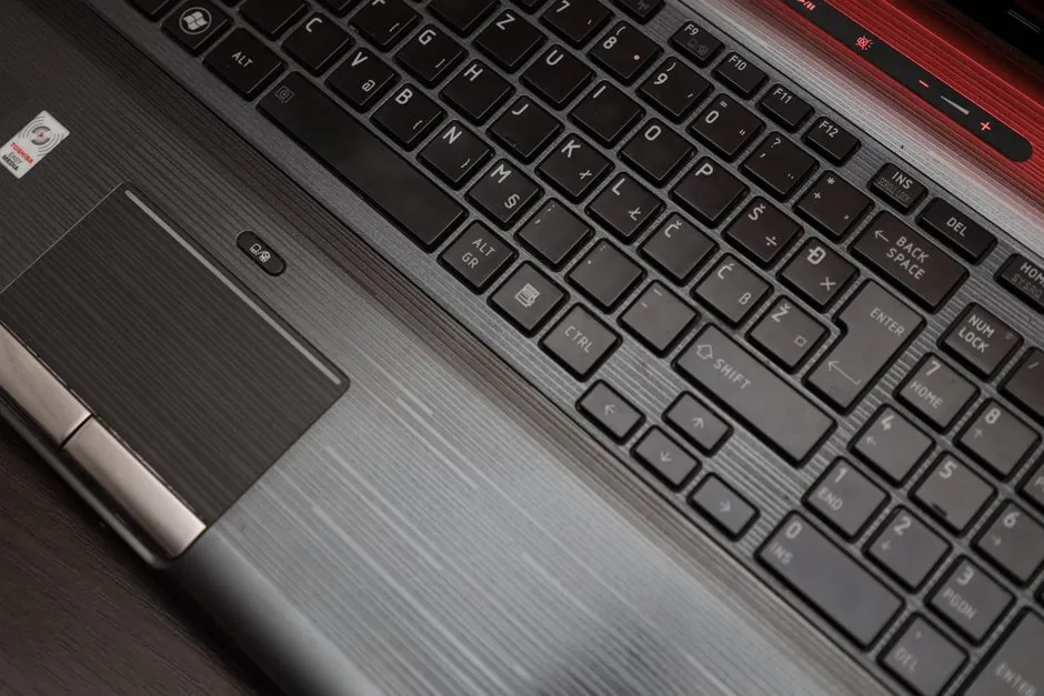 Qué teclas y atajos útiles tiene un teclado para iPad que no están en el de un portátil